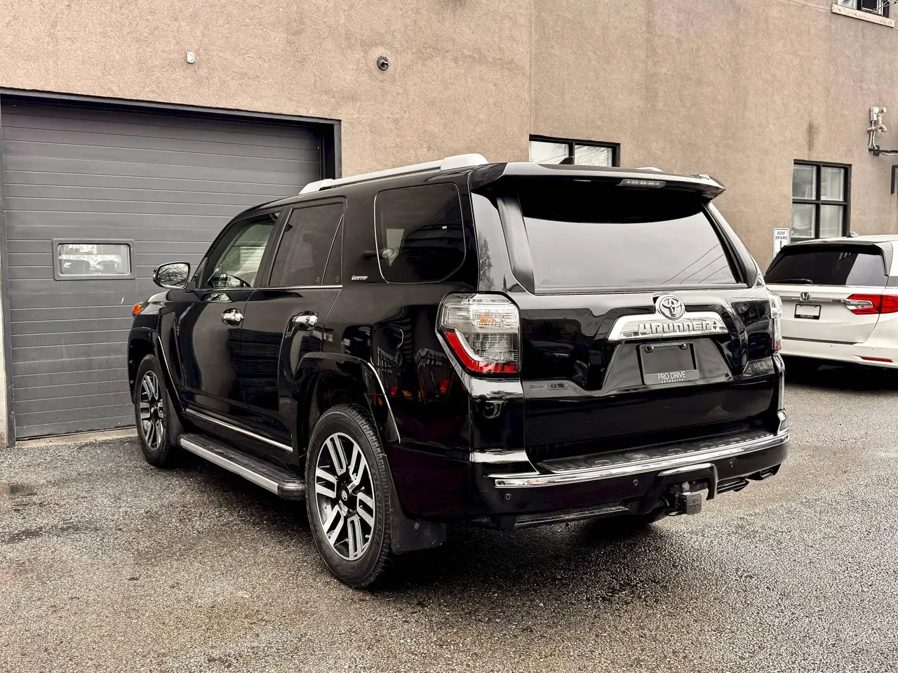 Toyota 4-Runner снимка Toyota 4-Runner