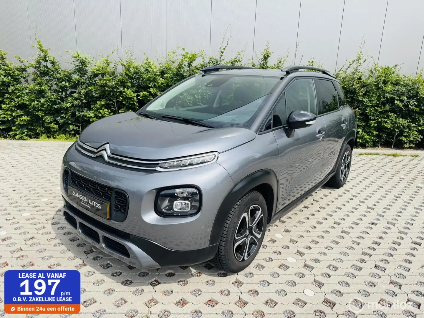 Citroen C3 Aircross 1.2 PureTech S&S Shine Pano Nw Riem Grijs - 1