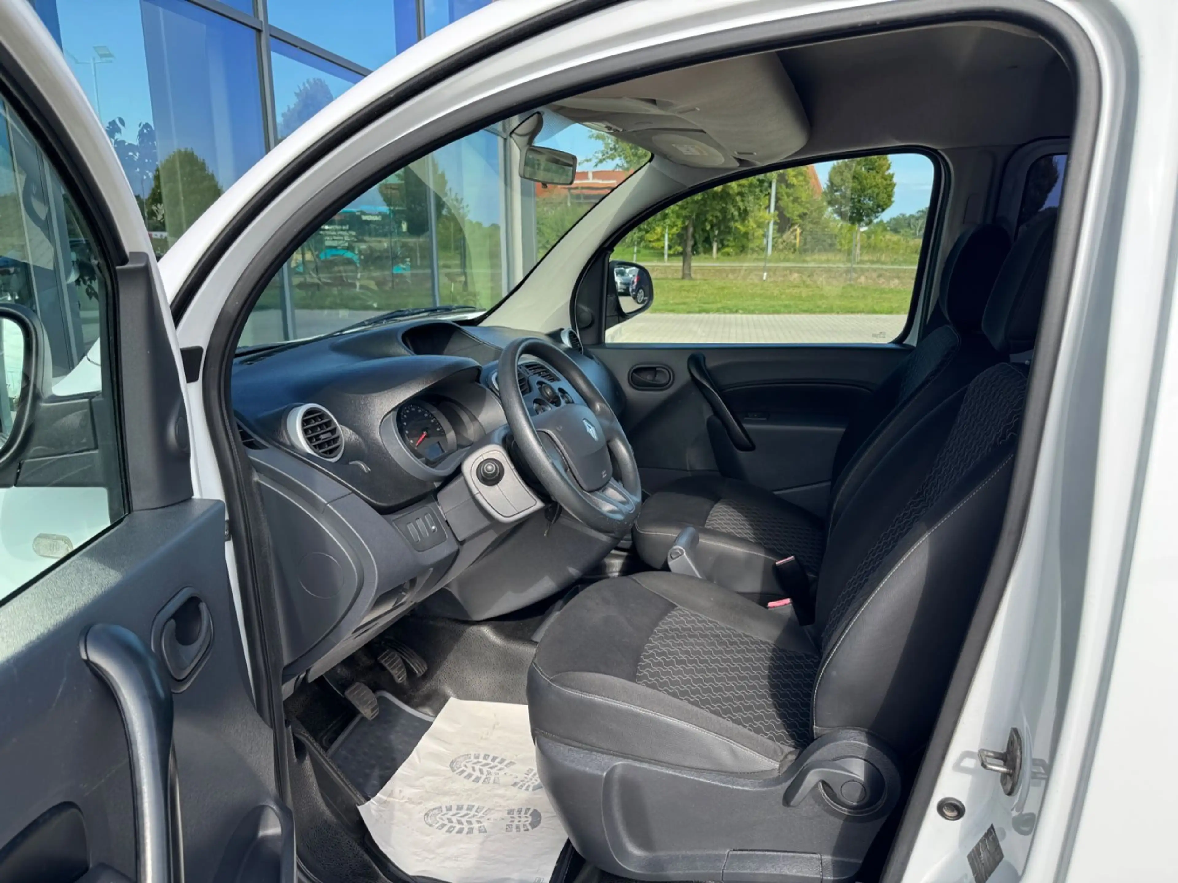 Renault Kangoo Rapid Maxi 1.5 dCi Extra Combi — photo 9