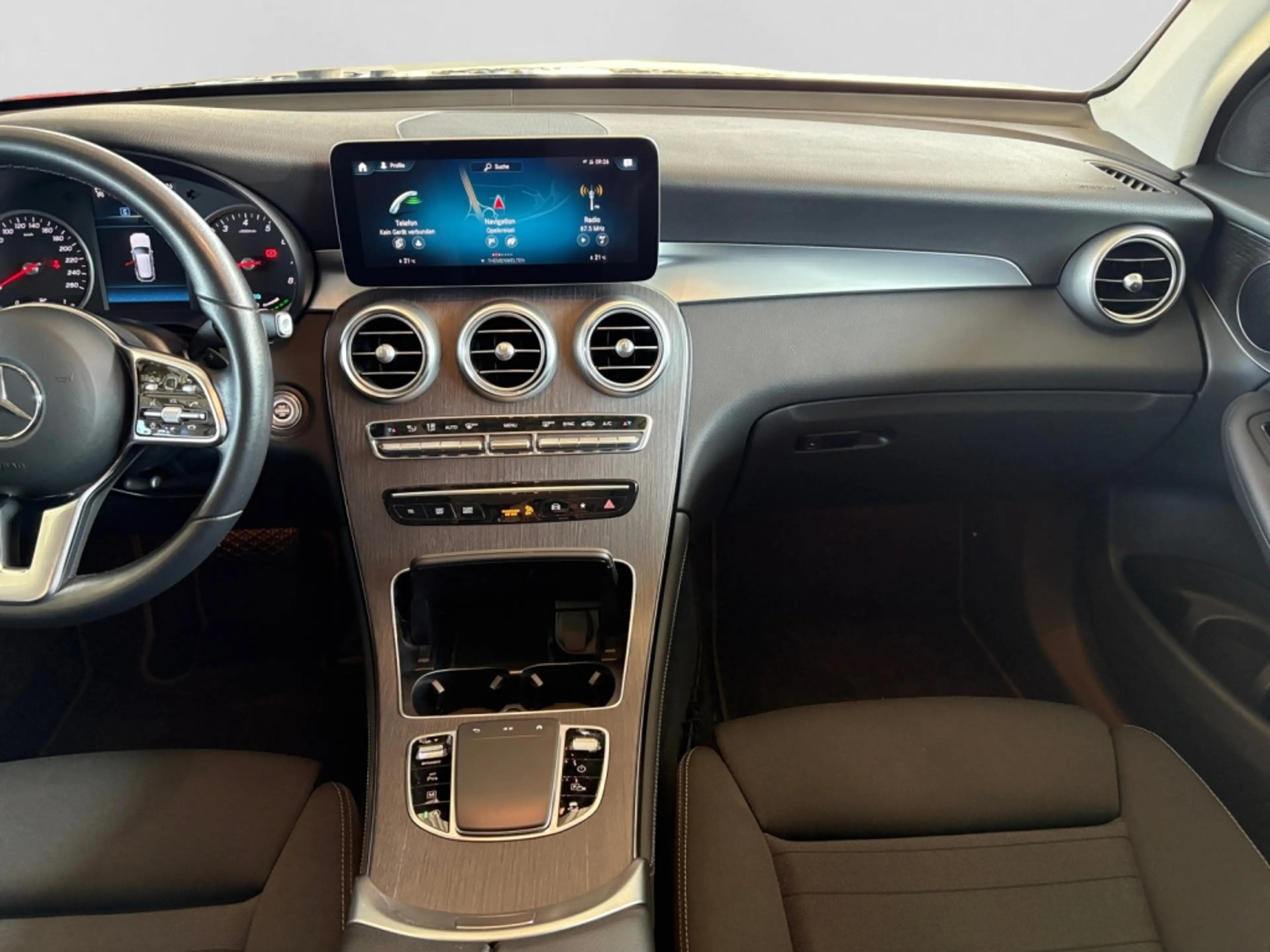 Mercedes-Benz GLC 200 4M NIGHT|LED|TEMP|PDC|PANO|AHK|SHZ|NAVI — photo 12