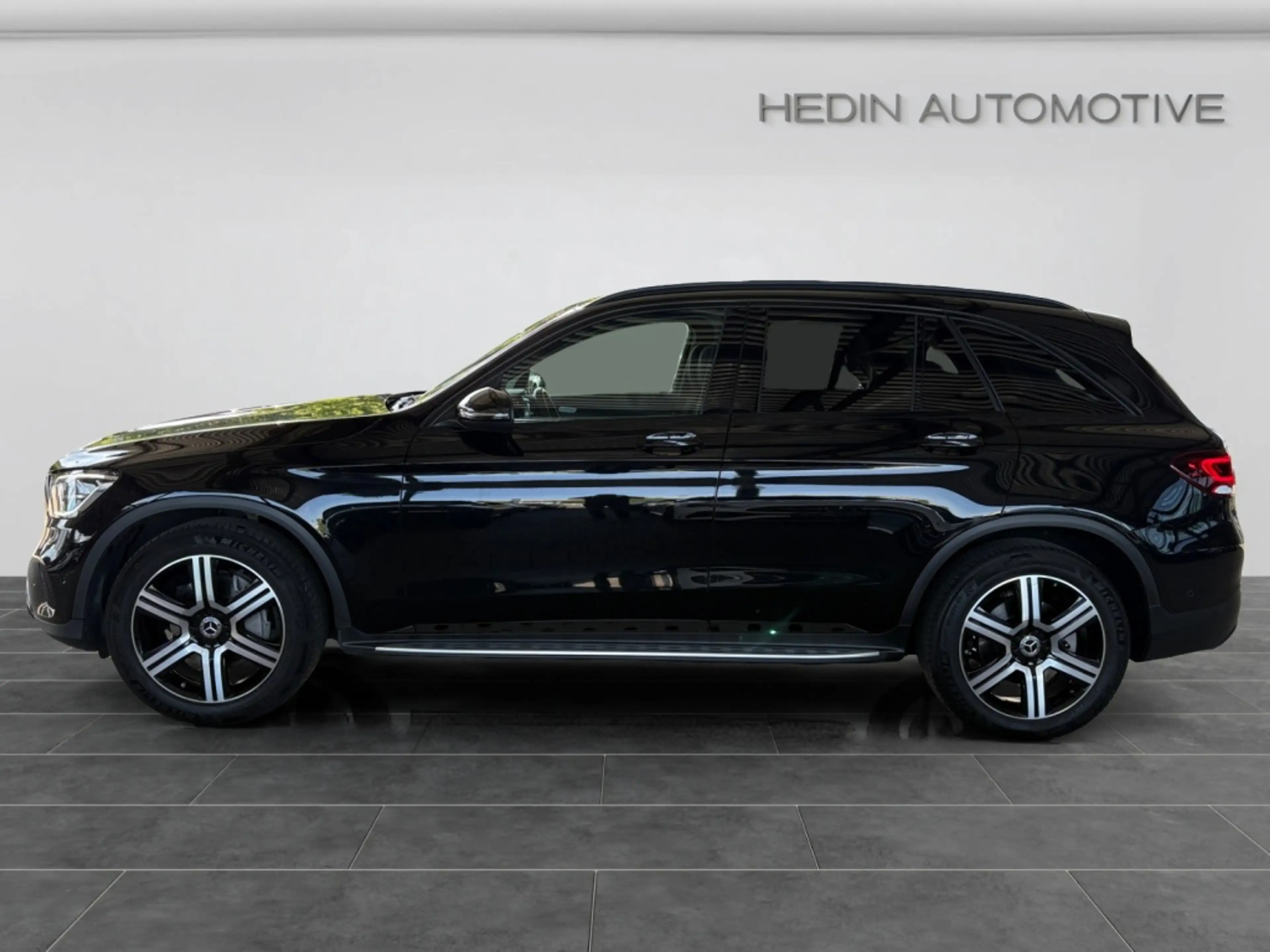 Mercedes-Benz GLC 200 4M NIGHT|LED|TEMP|PDC|PANO|AHK|SHZ|NAVI — photo 3