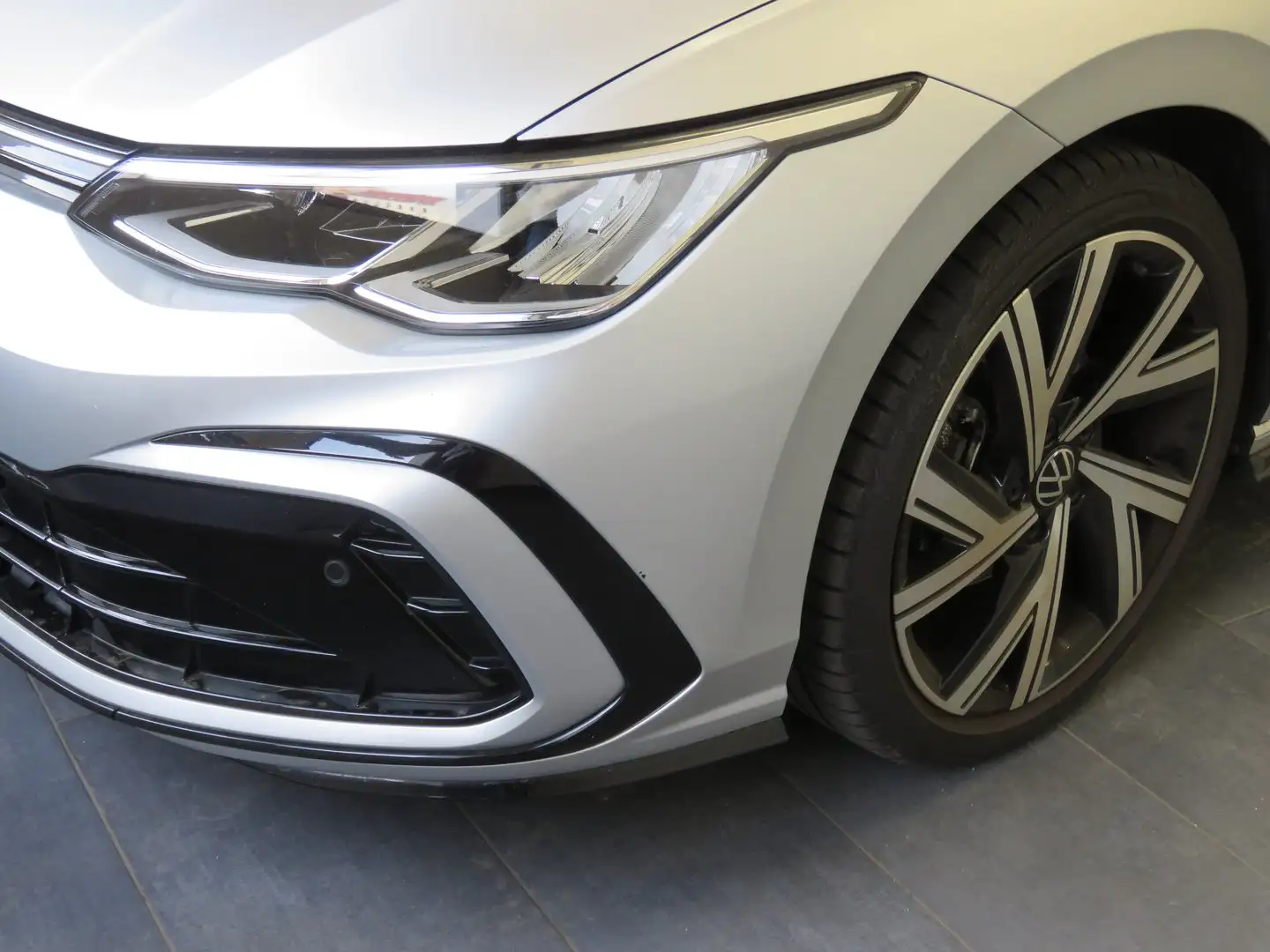 Volkswagen Golf R R-Line mHEV TSI DSG Silber - 2