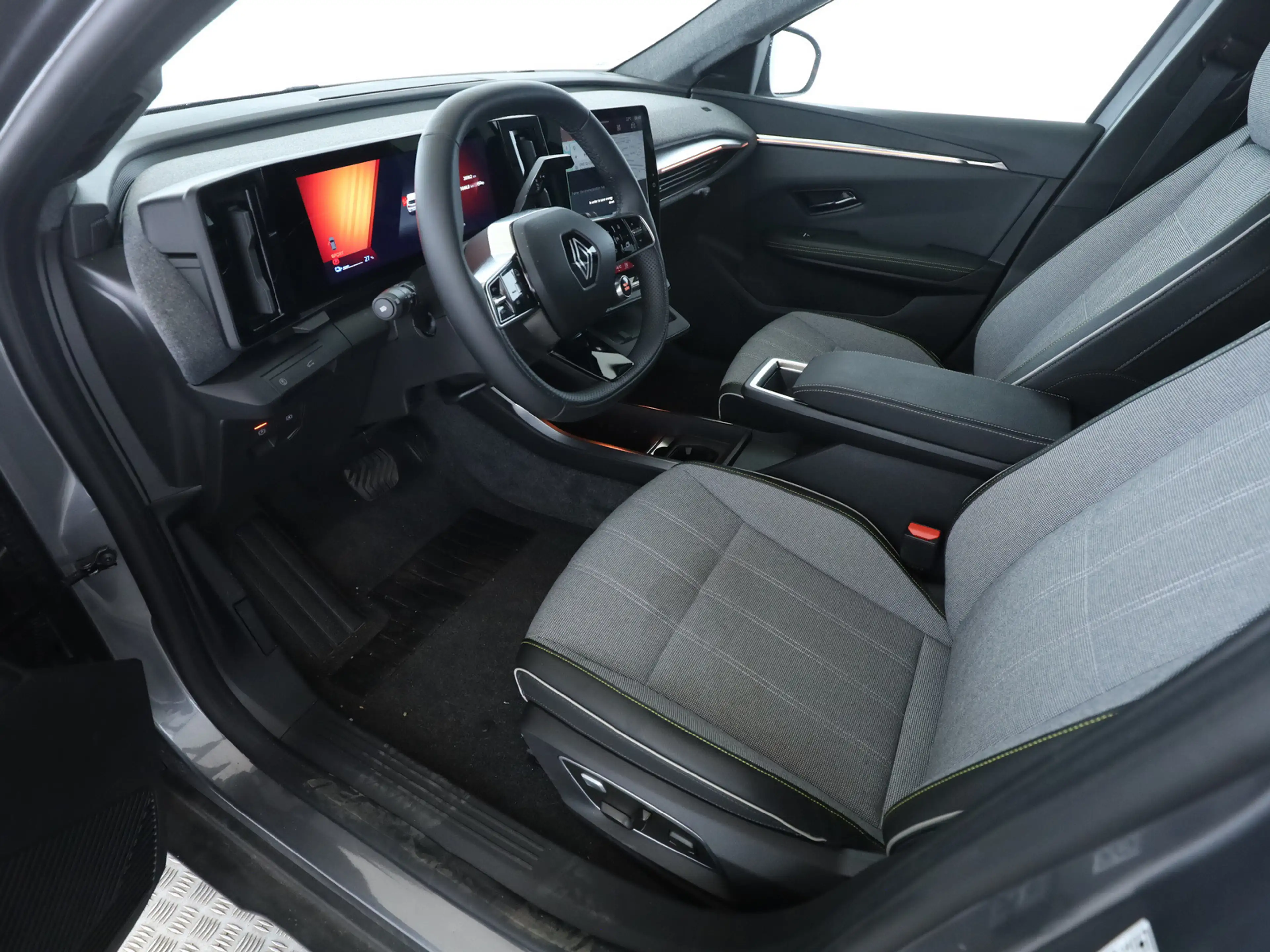 Renault Scenic Techno 220 Long Range PDC — photo 11