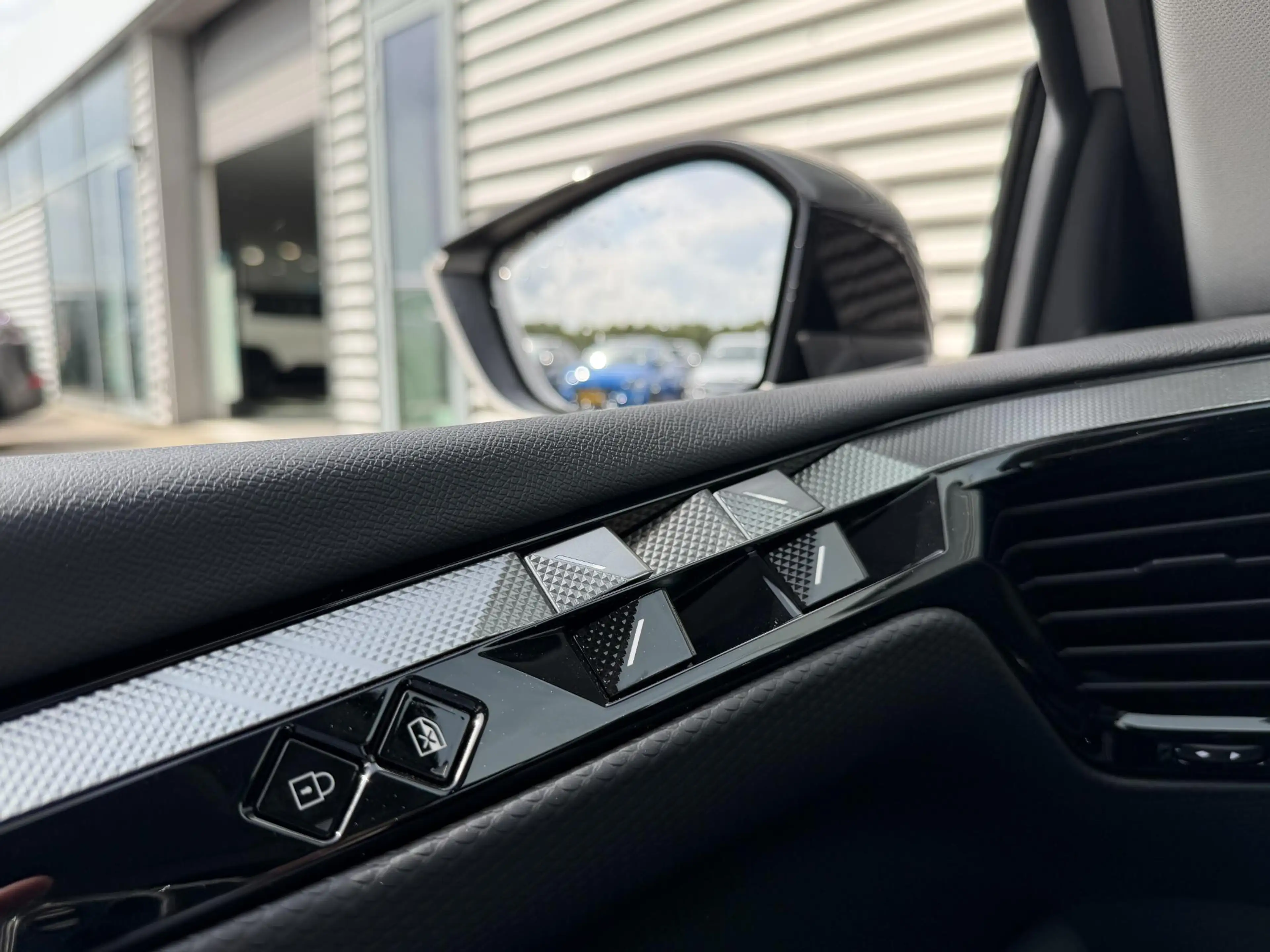 DS Automobiles DS 4 No 1.6 PHEV Pallas Comfort Pack | Elektrische koff — photo 14