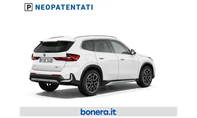 BMW X1 view 3