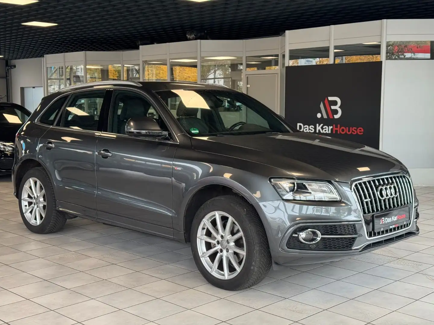 Audi Q5 2.0 TDI  quattro · S-line · AHK · Panorama Gris - 1
