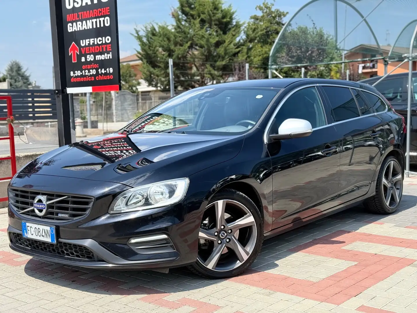 Volvo V60 D4 Geartronic R-design Nero - 2