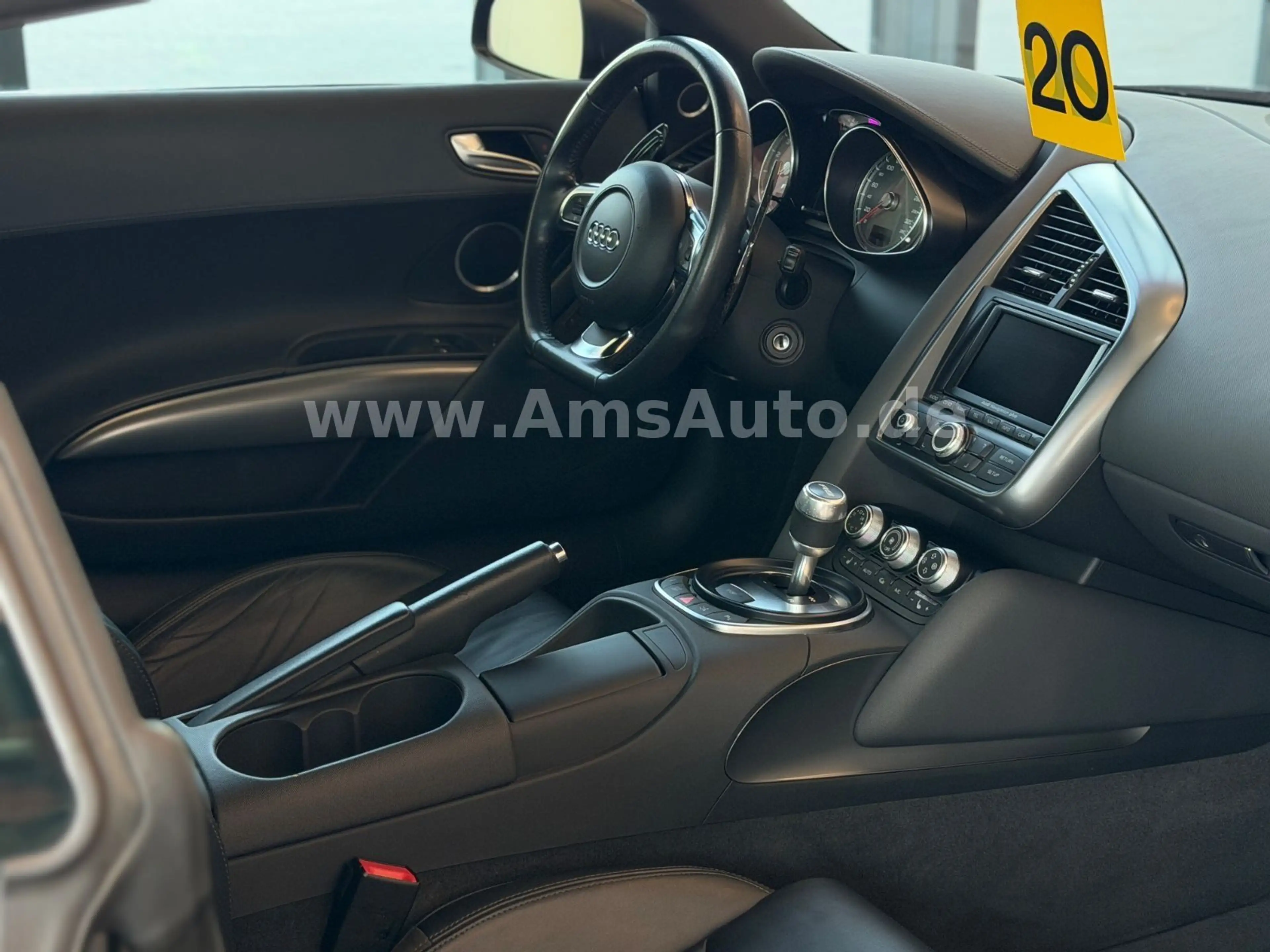 Audi R8 Coupe 4.2 FSI quattro Deutsches Fahrzeug B&O — photo 12