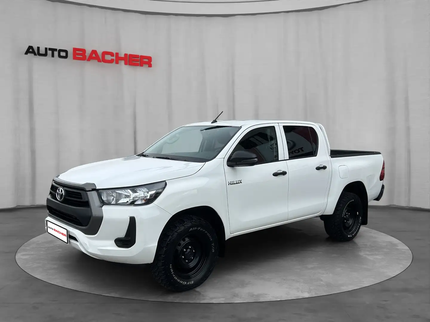 Toyota Hilux DC 2,4 D-4D 150 Country 4WD Weiß - 1