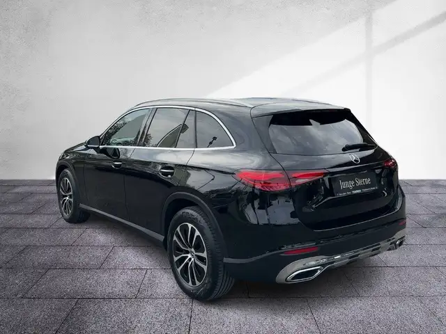 Mercedes-Benz GLC 200 d 4MATIC AVANTGARDE LED AHV RKam Distr Ansicht 4