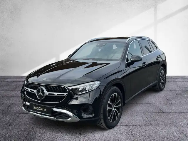 Mercedes-Benz GLC 200 d 4MATIC AVANTGARDE LED AHV RKam Distr Ansicht 2