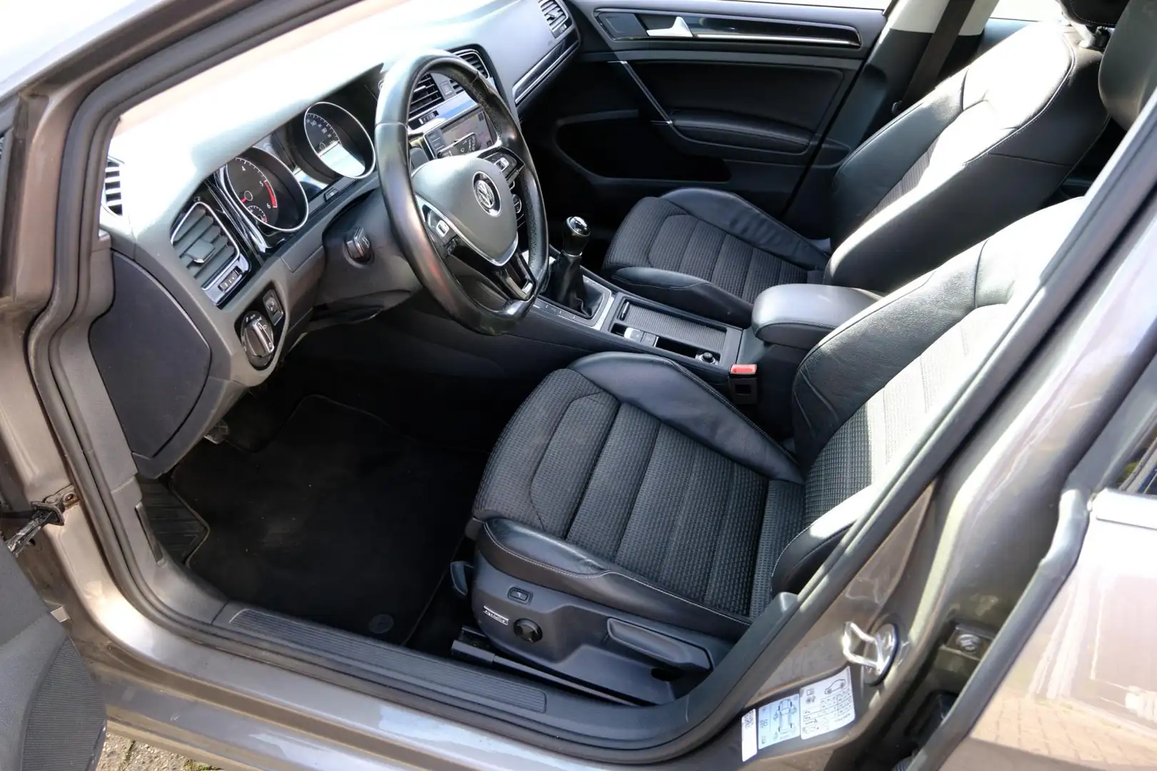 Volkswagen Golf Variant 1.6 TDI Business Edition Navi|Half Leder|Cam|Clima Grijs - 2