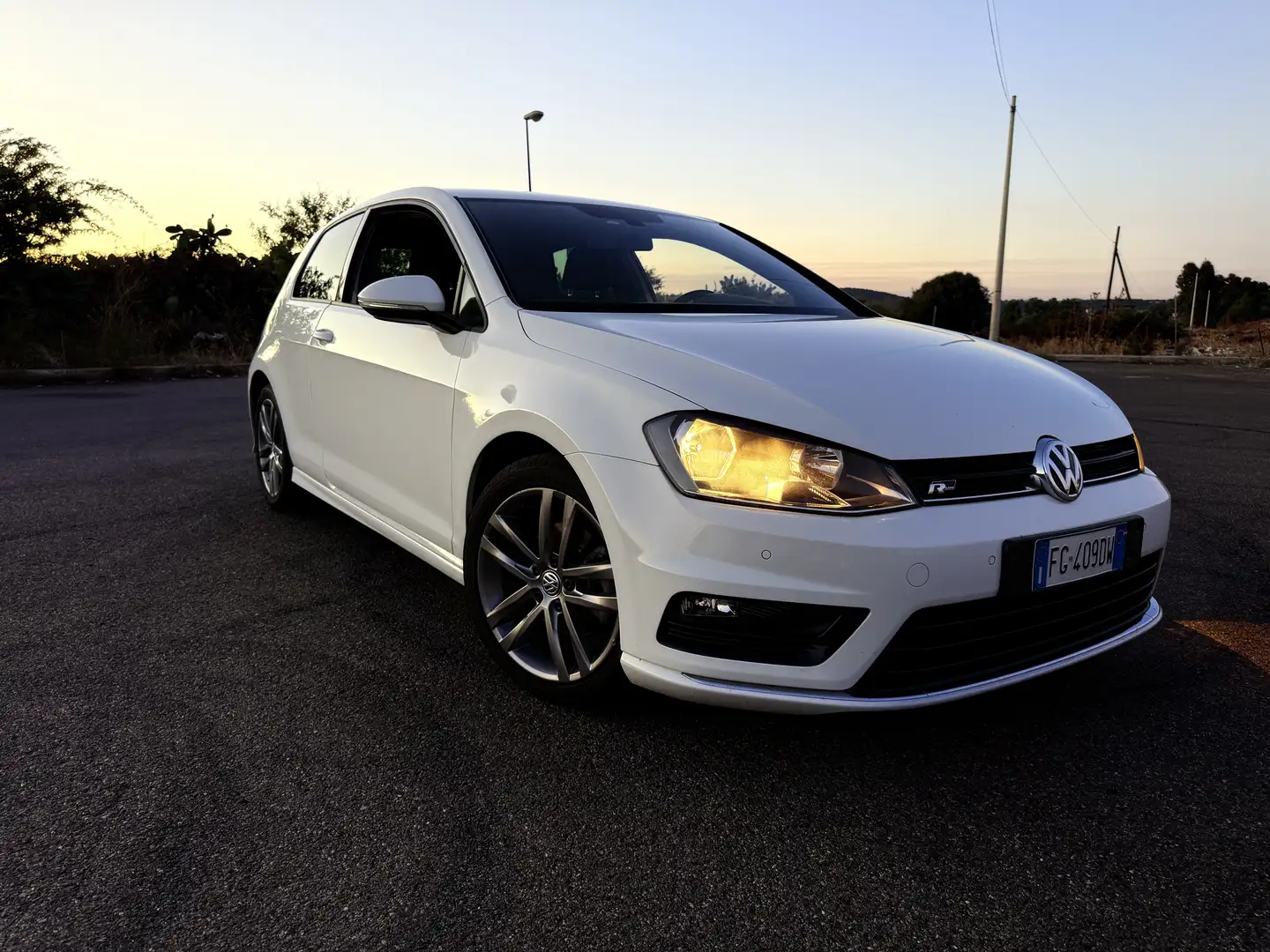 Volkswagen Golf Golf 3p 1.6 tdi Sport Edition 110cv dsg Weiß - 2