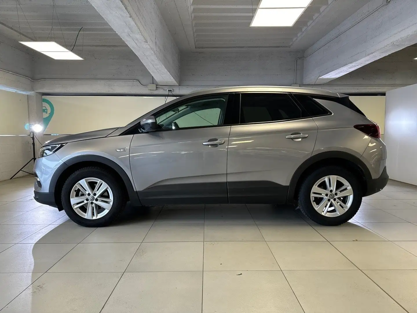 Opel Grandland X 1.5 Ecotec Diesel Advance 130cv S&S MT6 Grau - 2