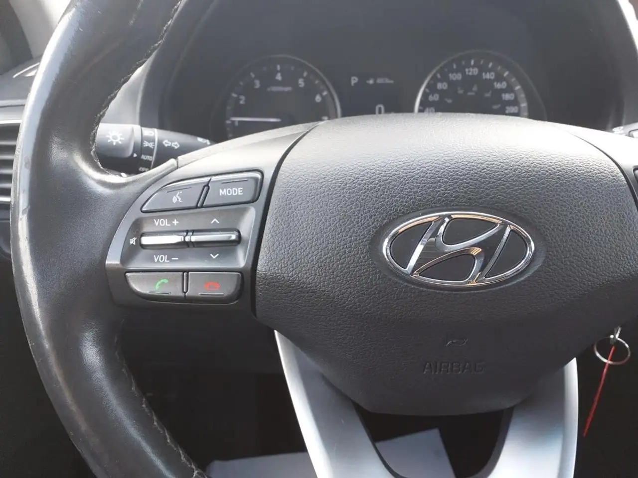 Hyundai ELANTRA снимка Hyundai ELANTRA