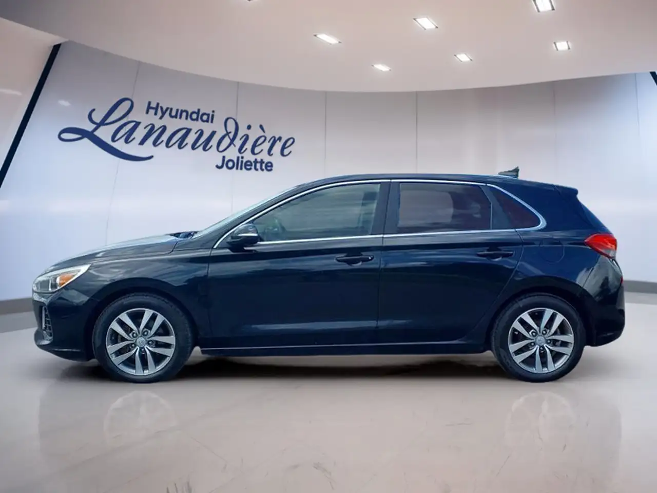Hyundai ELANTRA снимка Hyundai ELANTRA