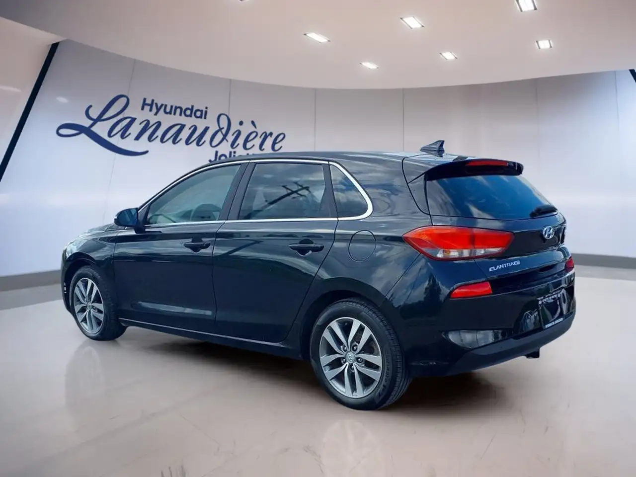 Hyundai ELANTRA снимка Hyundai ELANTRA