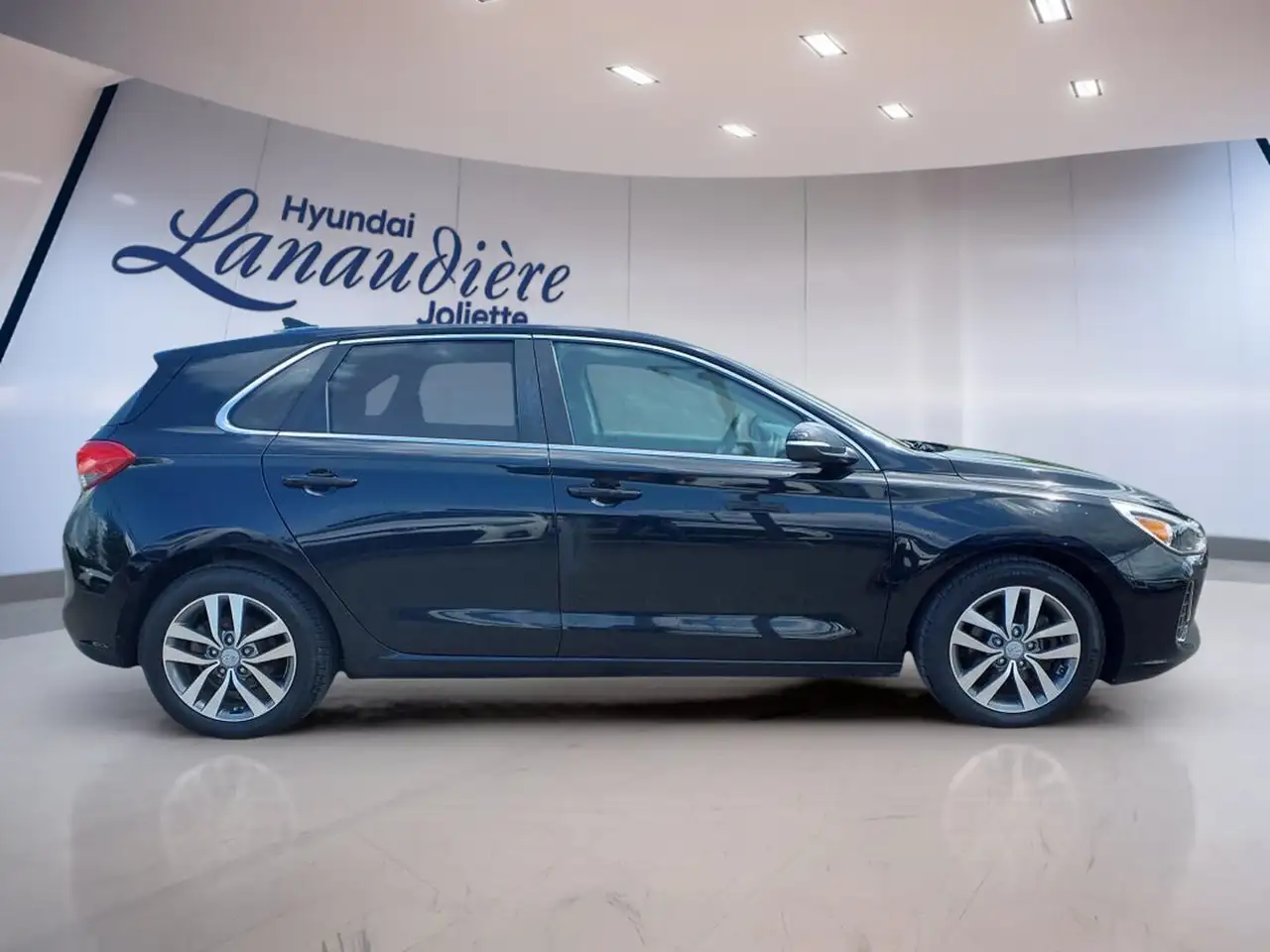 Hyundai ELANTRA снимка Hyundai ELANTRA