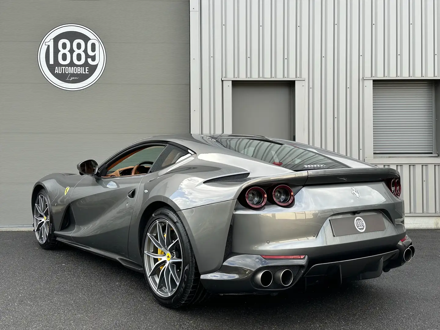 Ferrari 812 Superfast 6.5 V12 800ch Gris - 2