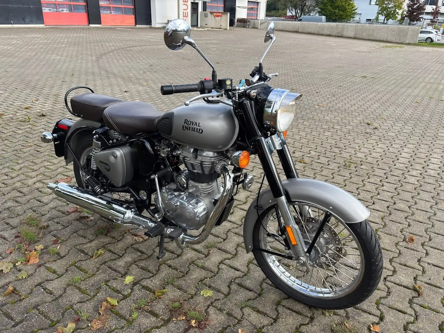 Royal Enfield Bullet 500 EFI ABS Grau - 2
