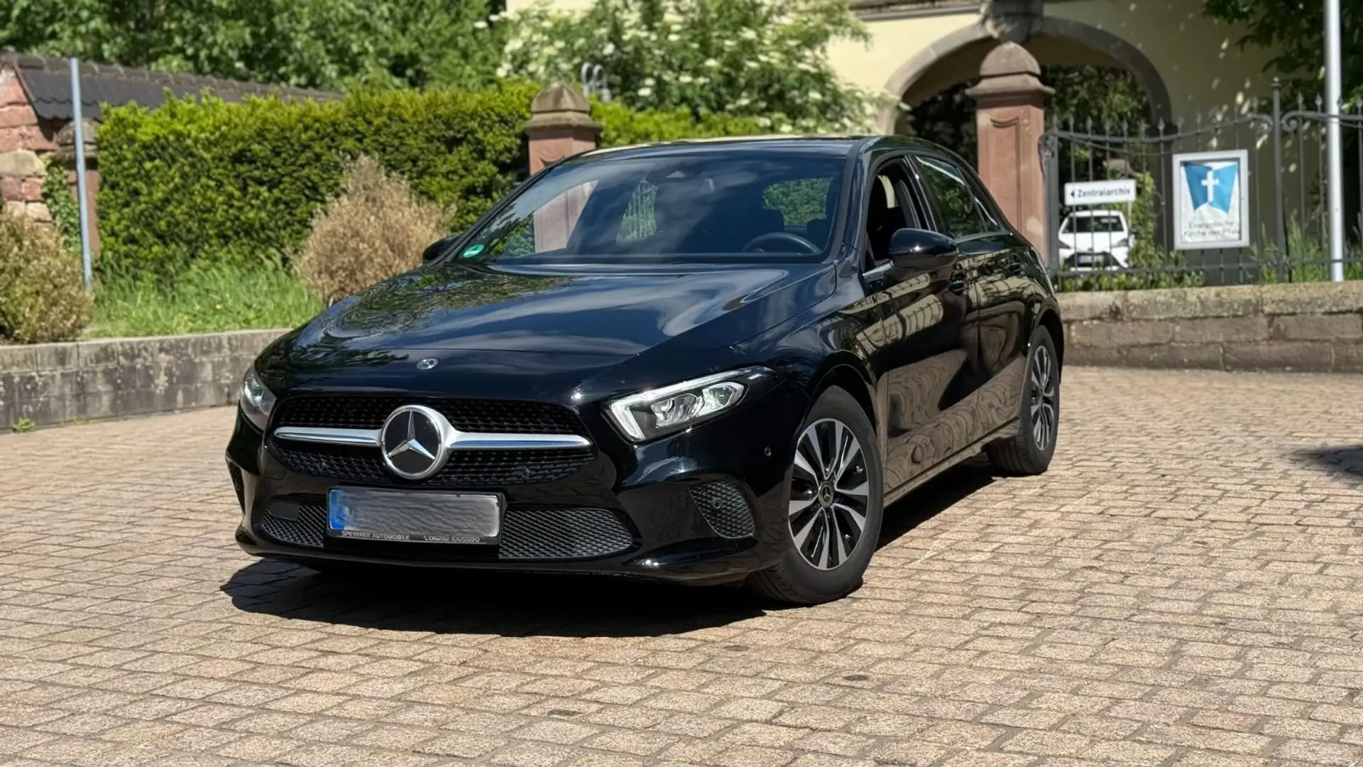 Mercedes-Benz A 160 A -Klasse|LED|NAVI|SHZ|APPLE-CAR|1.HAND| Černá - 2