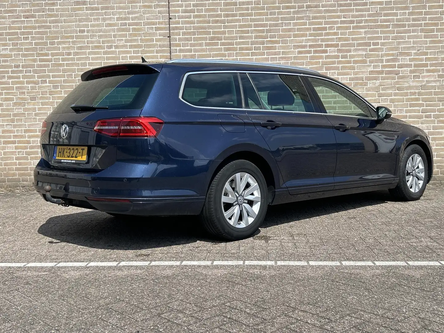 Volkswagen Passat Variant 1.6 TDI Business Edition | Climate | Cruise | Navi Blauw - 2