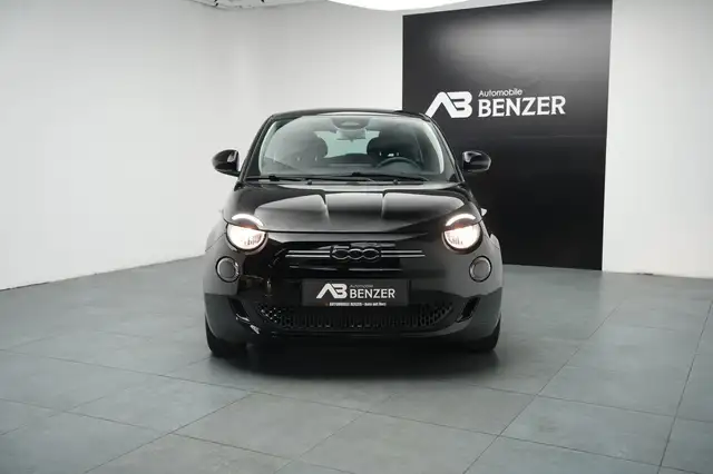Fiat 500 view 3