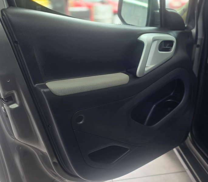 Peugeot Partner Partner Tepee 1.6 HDi Confort — photo 9