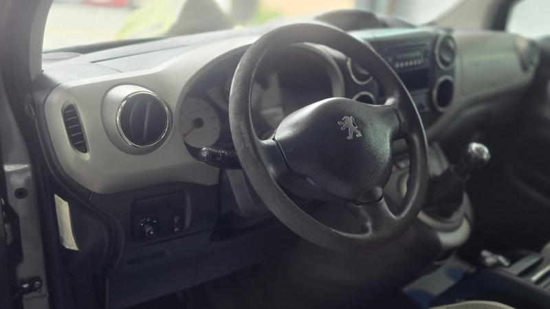 Peugeot Partner Partner Tepee 1.6 HDi Confort — photo 11