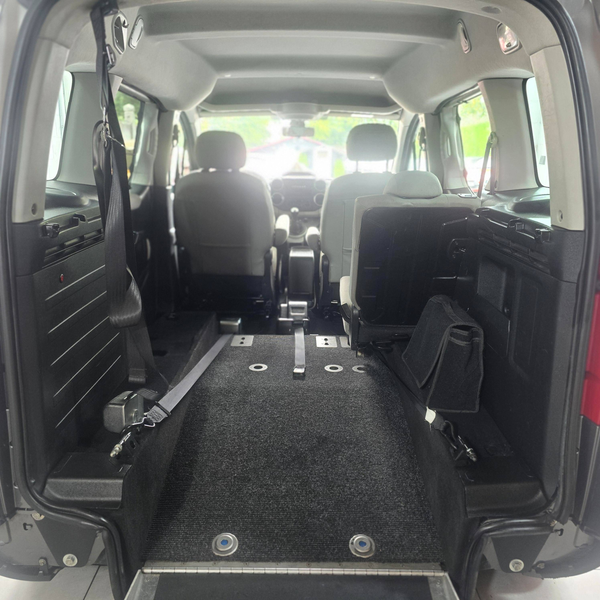 Peugeot Partner Partner Tepee 1.6 HDi Confort — photo 7