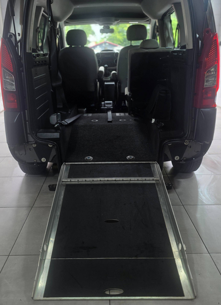 Peugeot Partner Partner Tepee 1.6 HDi Confort — photo 6
