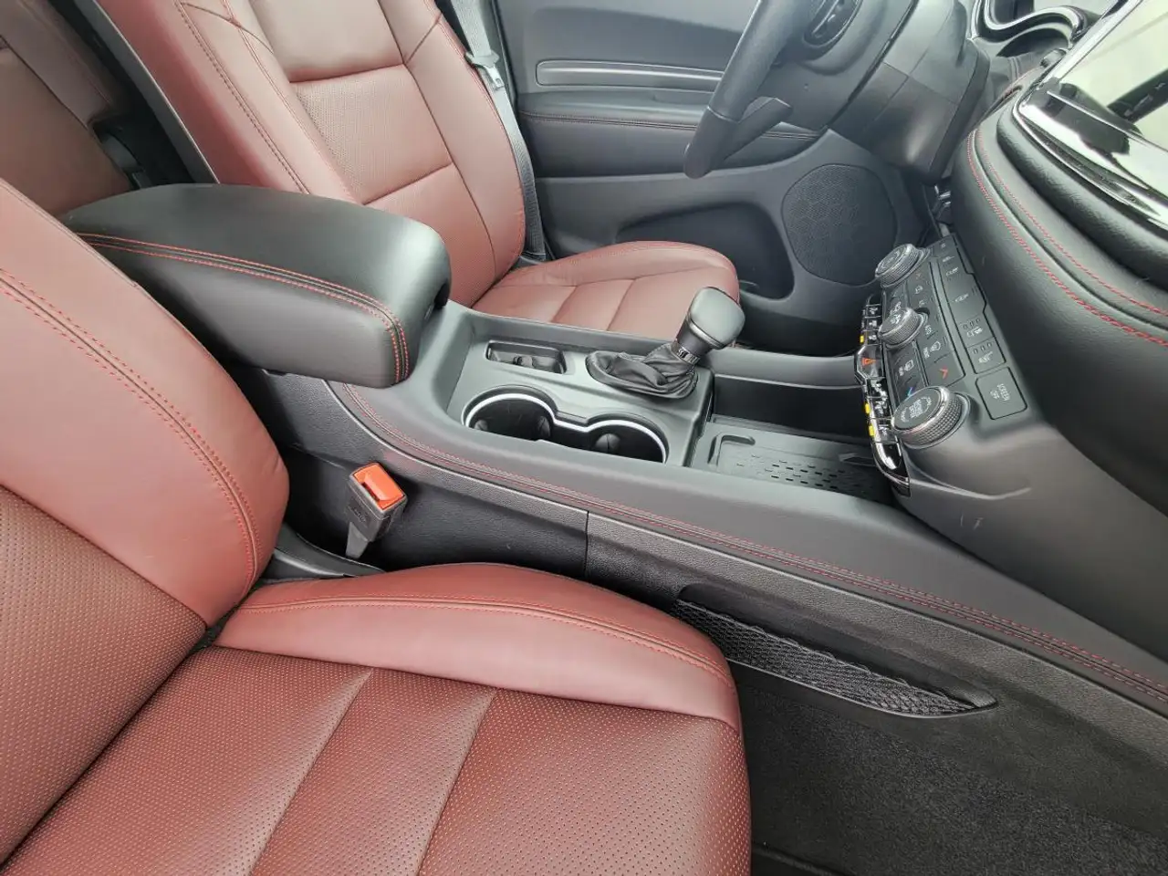 Dodge Durango снимка Dodge Durango