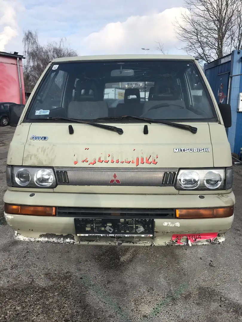 Mitsubishi L300 L 300 Bus 4WD TD - 2