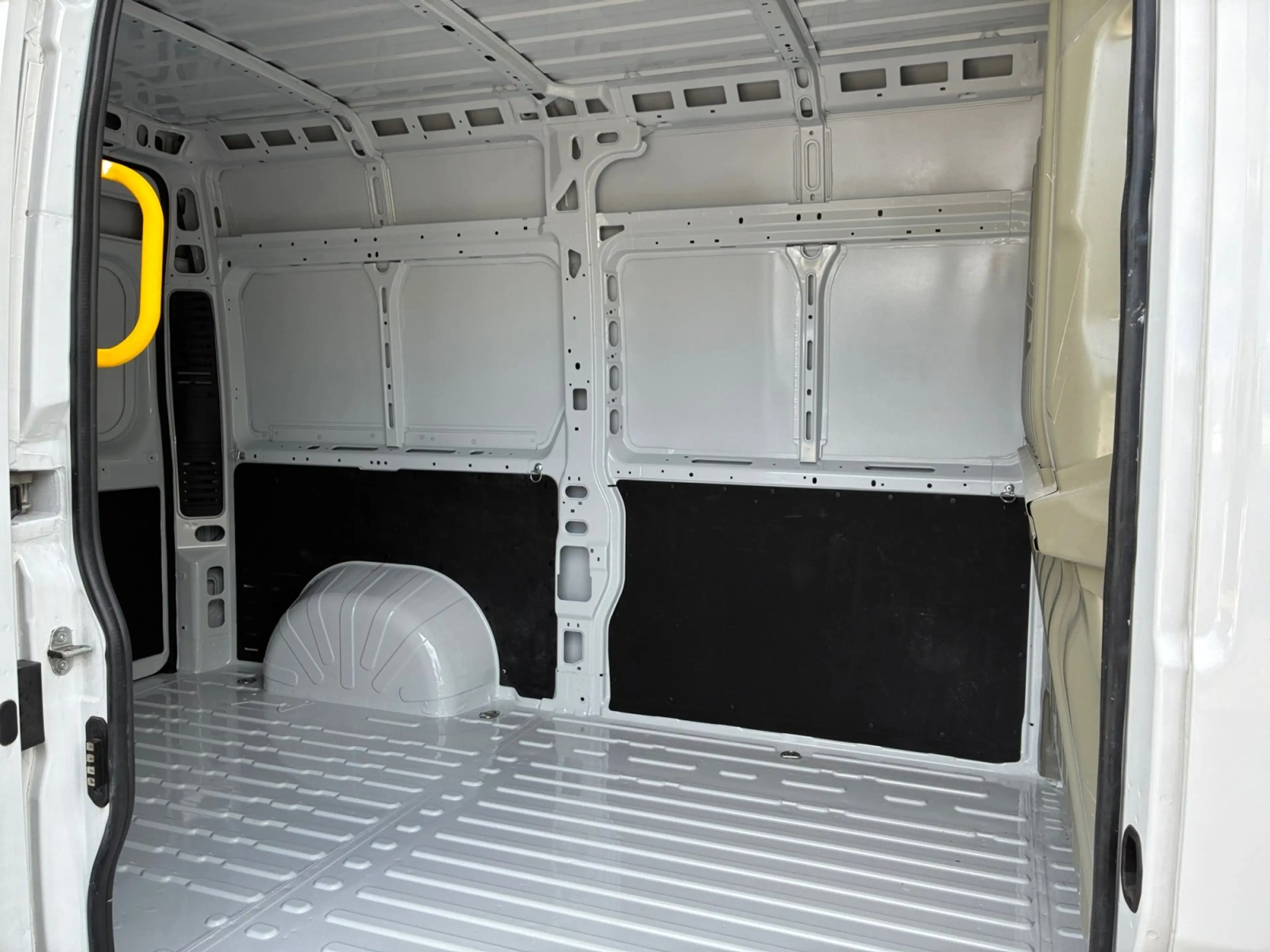 Opel Movano L2H2 3.5t Navi Klima 3.5 Tonnen zGG. — photo 15