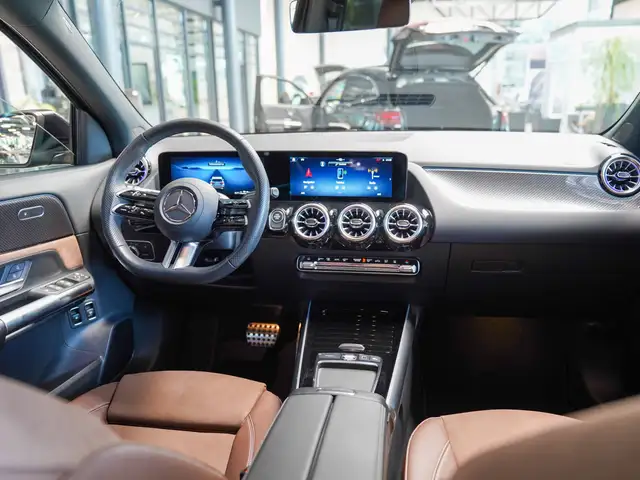Mercedes-Benz Gla view 15