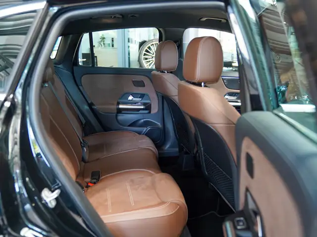 Mercedes-Benz Gla view 14