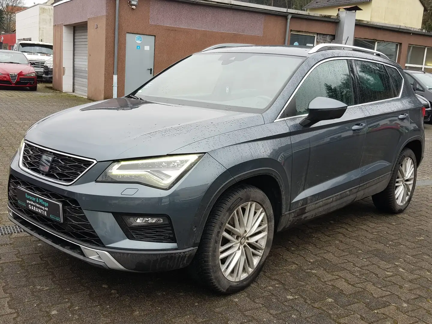 SEAT Ateca Xcellence 4Drive / Neue Fotos folgen in Kürze Grau - 1