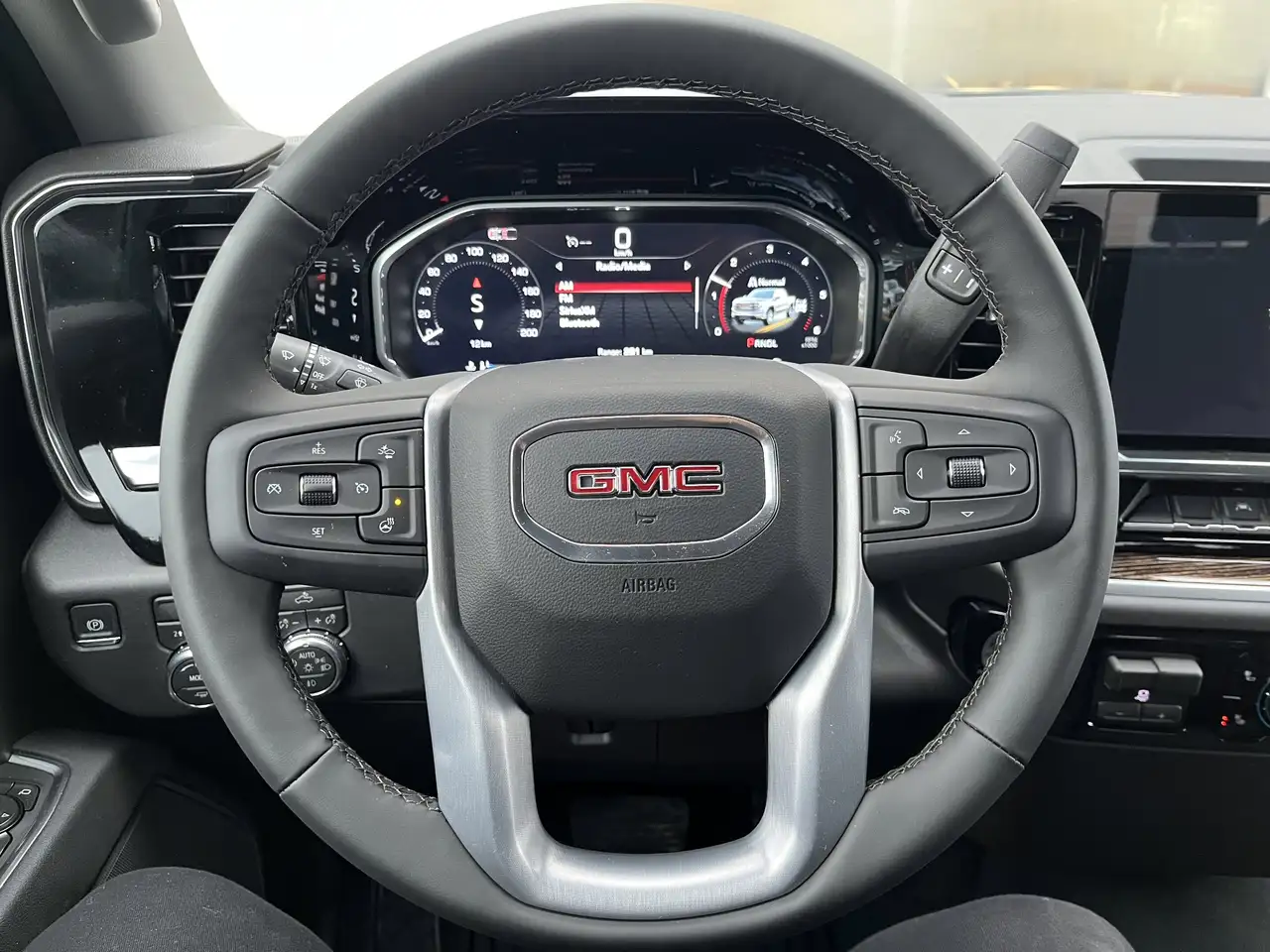 GMC Sierra 1500 снимка GMC Sierra 1500