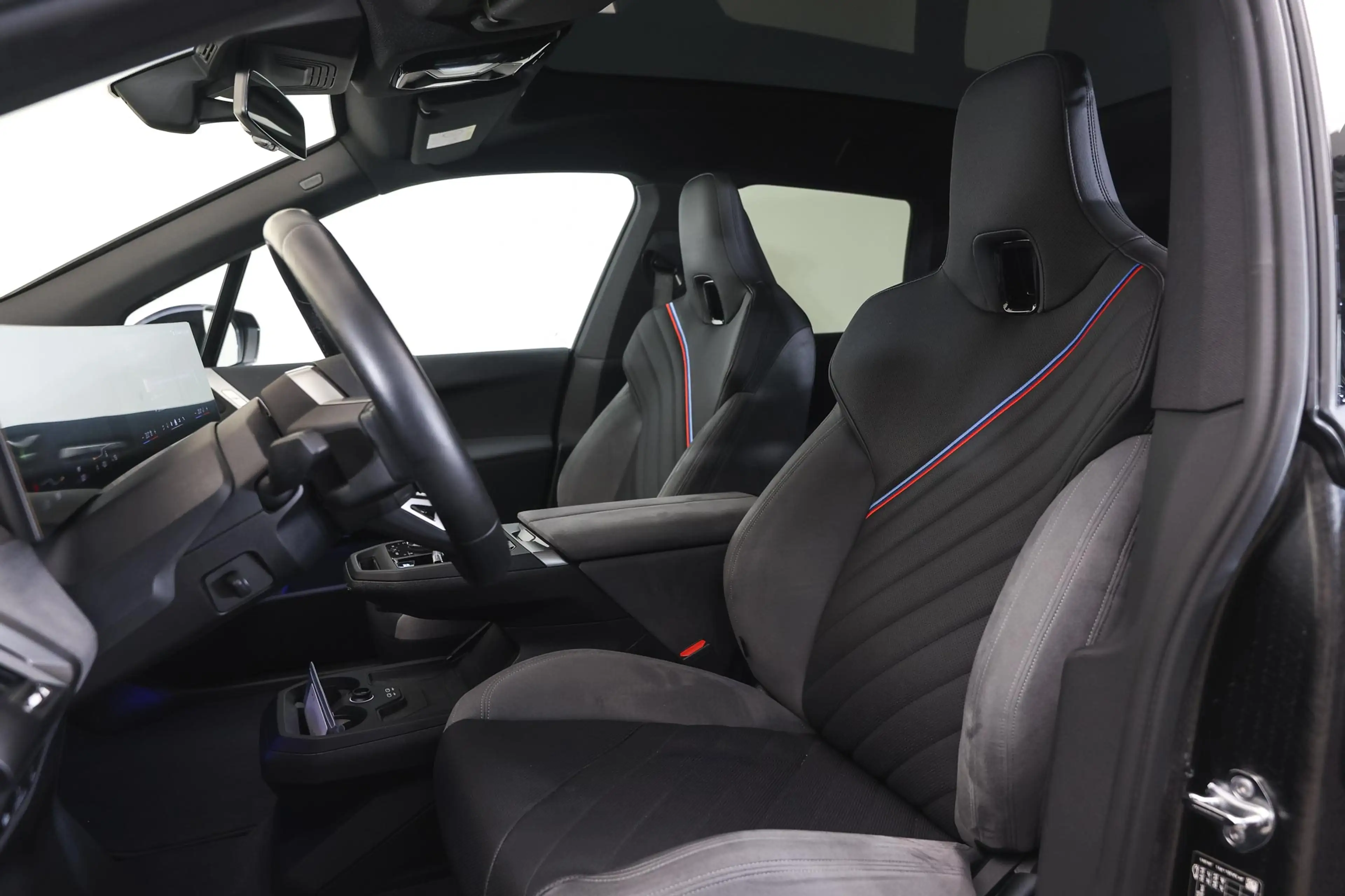 BMW iX xDrive45 M Sport / Panoramadak Sky Lounge / Trekha — photo 12