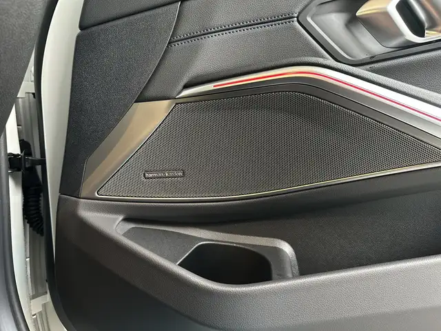 BMW 3 Series view 13