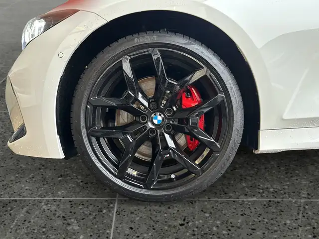 BMW 3 Series view 10