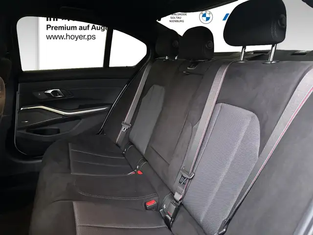 BMW 3 Series view 8