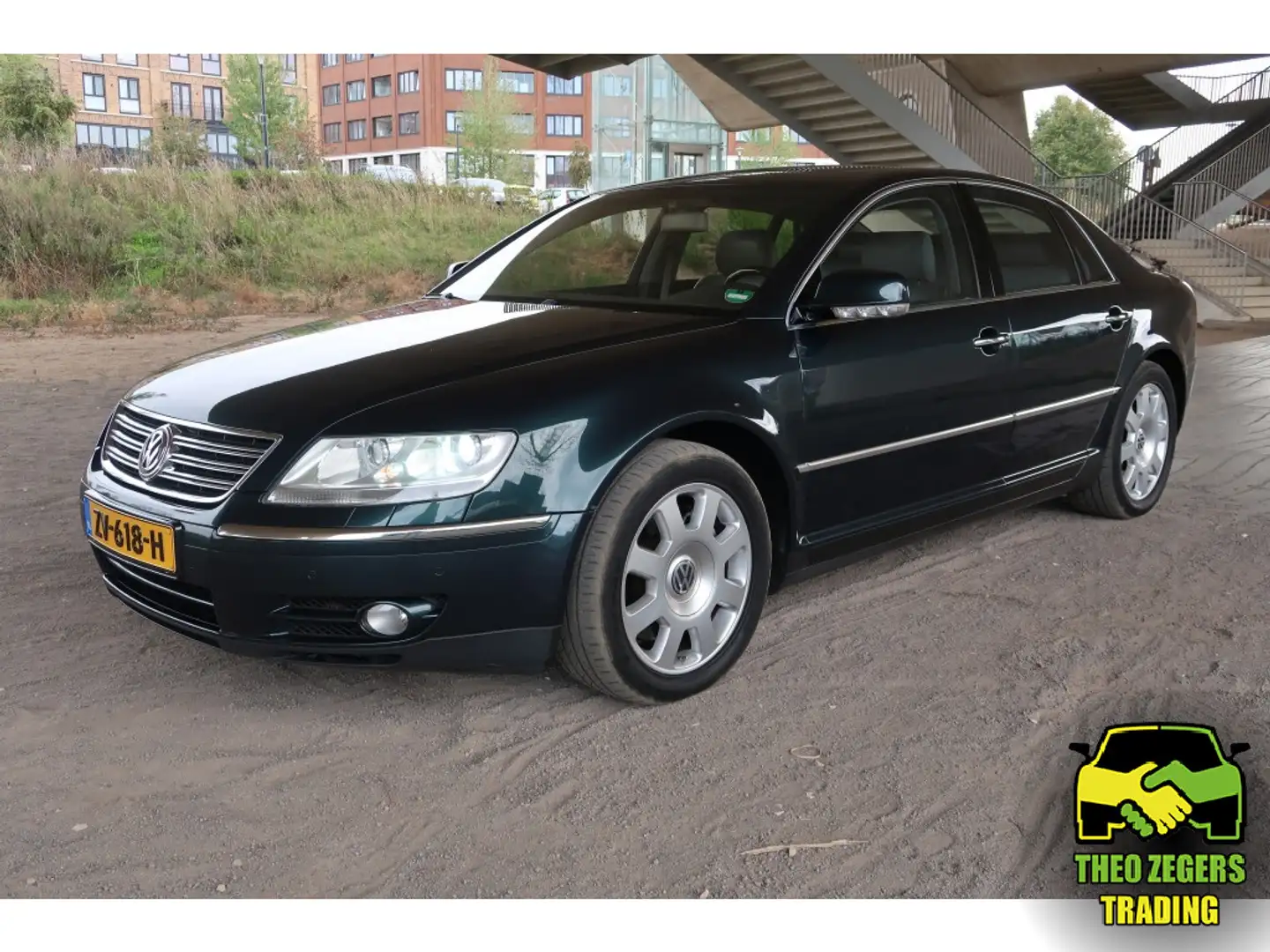 Volkswagen Phaeton 4.2 V8 5p. 335 pk YoungTimer Groen - 1