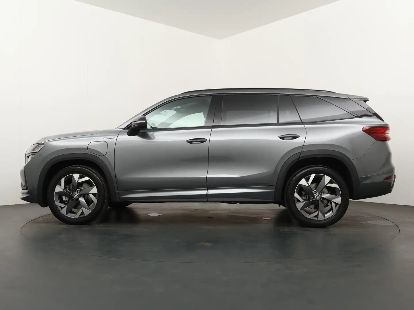 Skoda Kodiaq Sportline Business 1.5 TSI PHEV 150 kW / 204 PK SU Grijs - 2