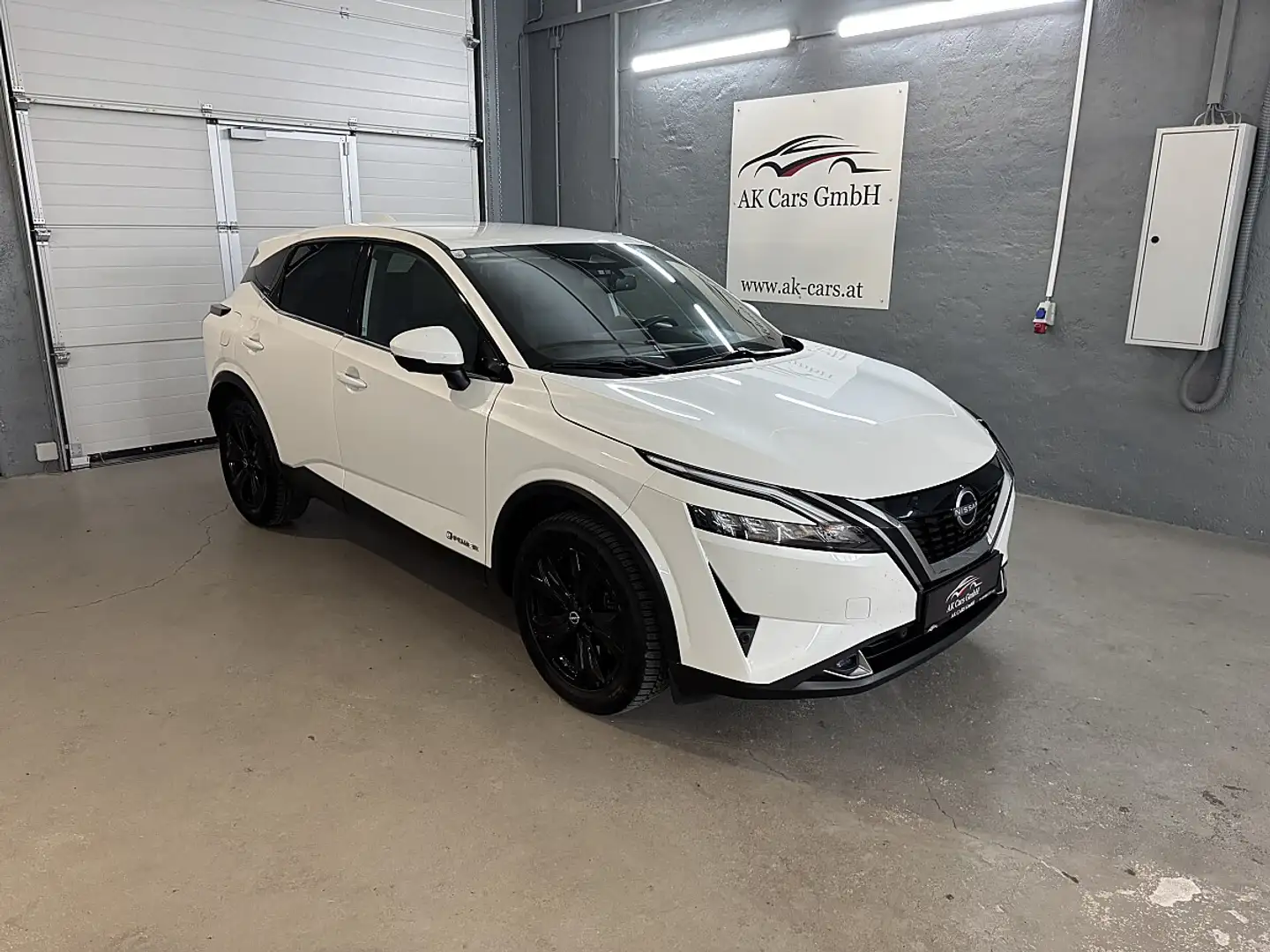 Nissan Qashqai 1,3 DIG-T MHEV Aut.*360-Kamera*Keyless*Sitz+Len... Weiß - 1