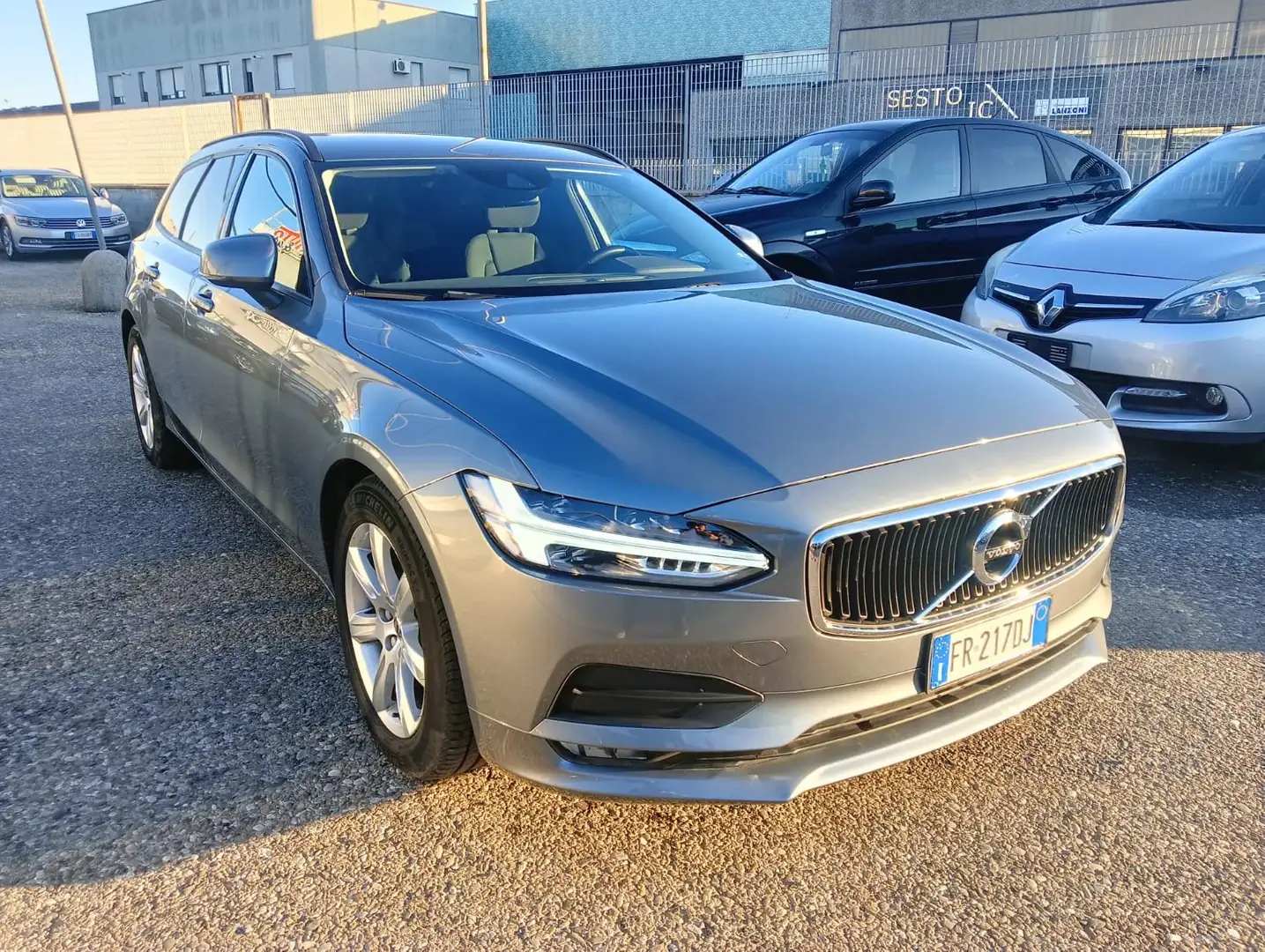 Volvo V90 V90 2.0 d4 Kinetic awd geartronic Gris - 2