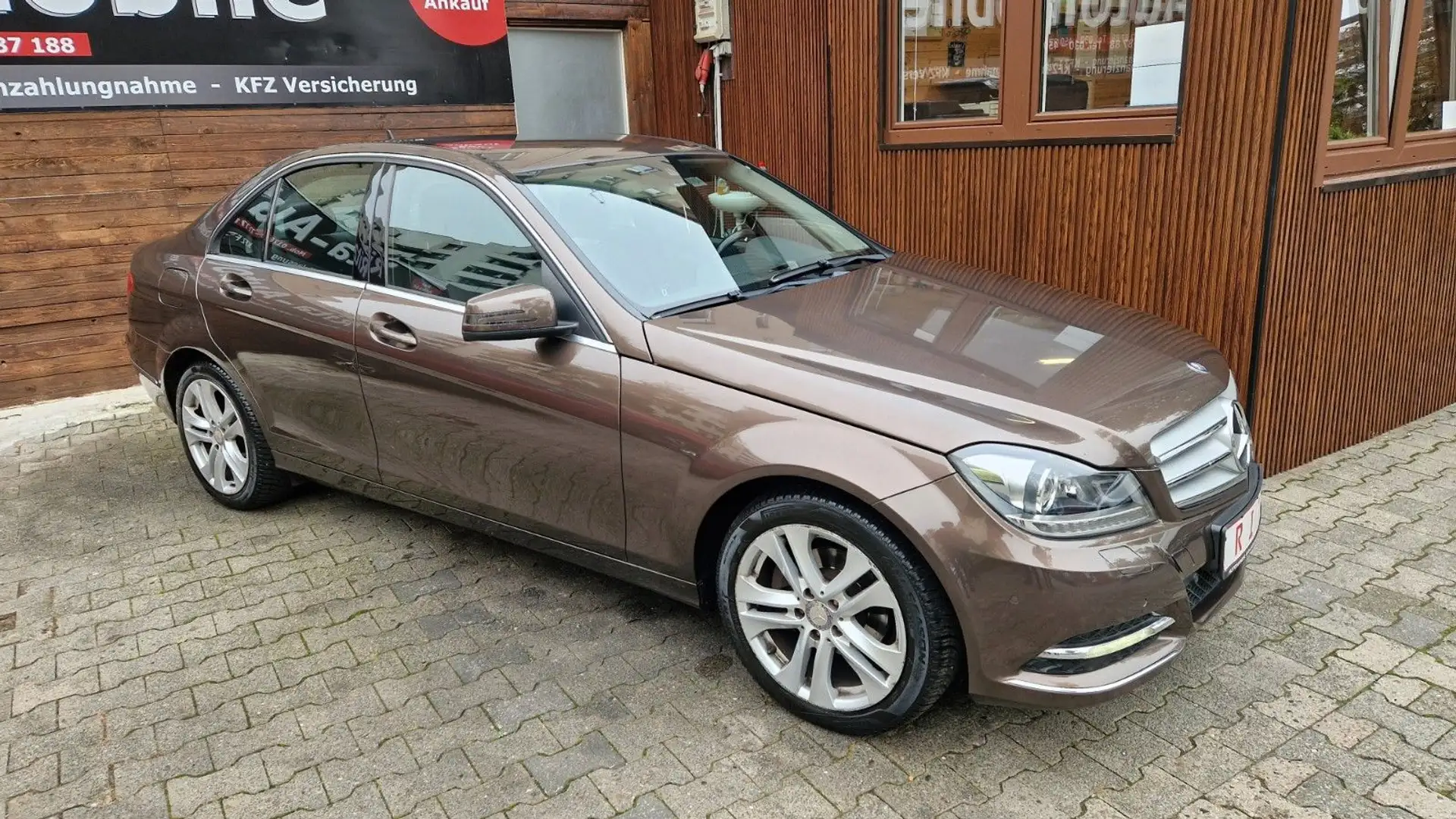 Mercedes-Benz C 180 Avantgarde Automatik, Navi, PDC, SHZ Brun - 2