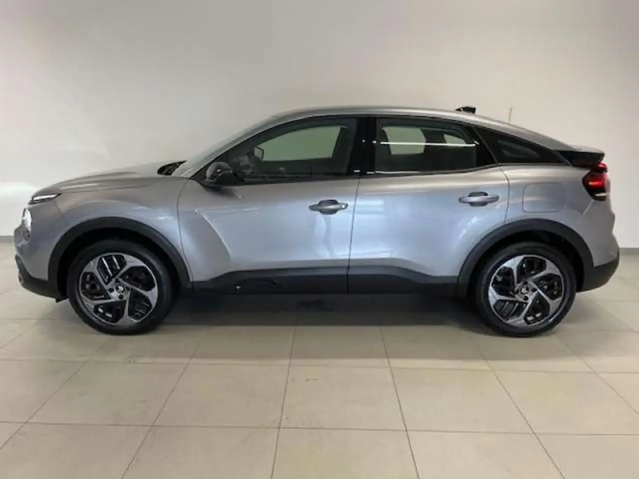 Citroen C4 e-C4 X — photo 2
