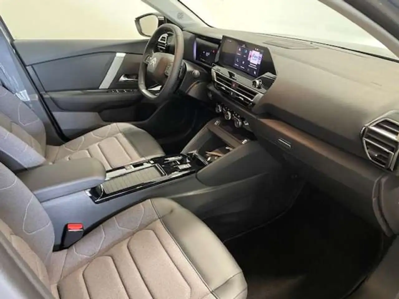 Citroen C4 e-C4 X — photo 9