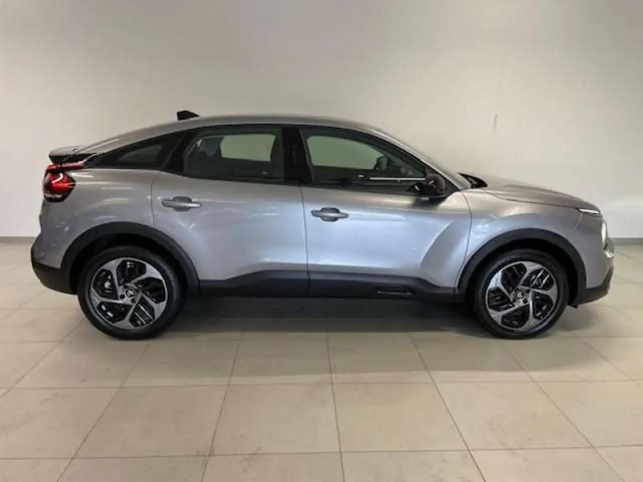Citroen C4 e-C4 X — photo 8